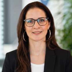 Stephanie Knappe-Stauder (Bild KI-generiert)